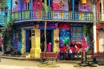 Bike Tour and Lunch at Anthony Bourdain's Favorite Cartagena Spot