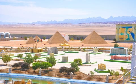 Mini Egypt Park Tour with Transfers in Hurghada