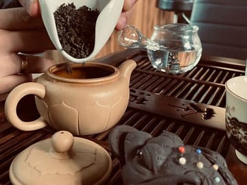 Georgian Tea Tasting and Walking Tour in Tbilisi