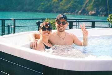 Kayaking and Luxury Catamaran Cruise in Lan Ha Bay