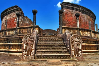 Polonnaruwa & Sigiriya One Day Tour (German & English)
