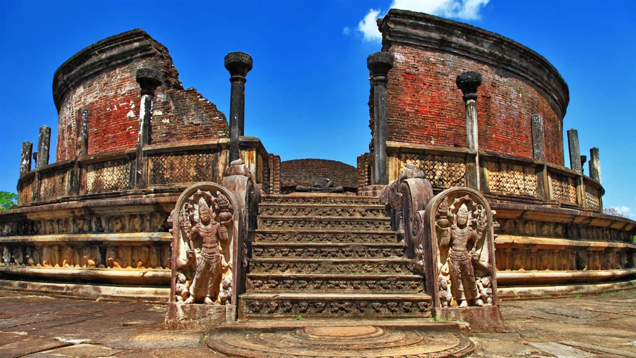 Polonnaruwa & Sigiriya One Day Tour (German & English) 4