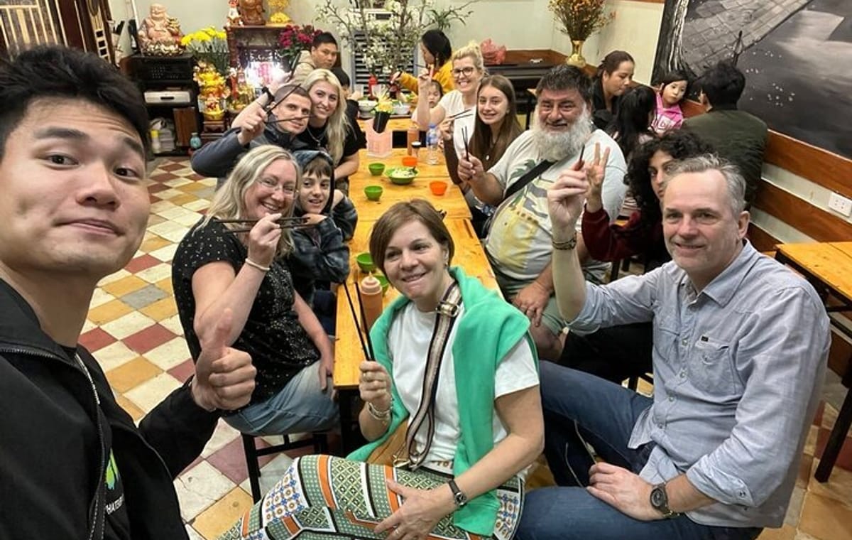 Hanoi Walking Street Foodie Tour by Night