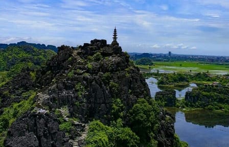 Ninh Binh 2 days 1 night in Bungalow: Hoa Lu-Mua Cave -Tam Coc-Bike-Cuc Phuong