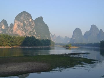 Guilin Best 1-Day Tour: Li River, Xianggong Hill and Yulong River