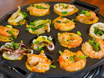 Super Niche Walking Street Food Tour in Ho Chi Minh City