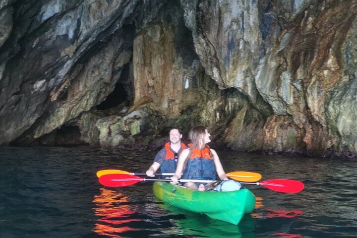 Amalfi Coast Kayak & Snorkeling Tour to the Pandora's Cave