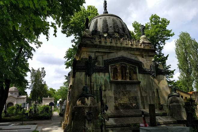 Quest Experience in Bellu Cemetery Bucharest 4