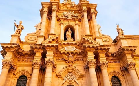 Day Trip to Siracusa and Noto from Catania