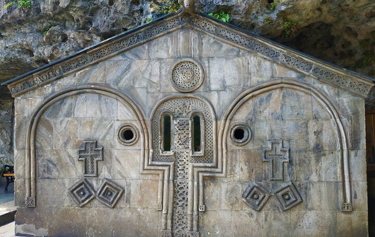 Imereti Tour: History, Caves & Scenic Wonders