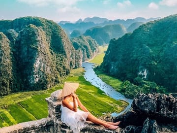 Hoa Lu – Tam Coc Full day Deluxe Small Group