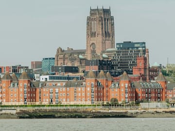 Liverpool City Tour from Manchester: 7-Hour Guided Experience