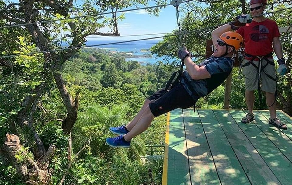Extreme Zipline Adventure and Wildlife Encounter in Roatán