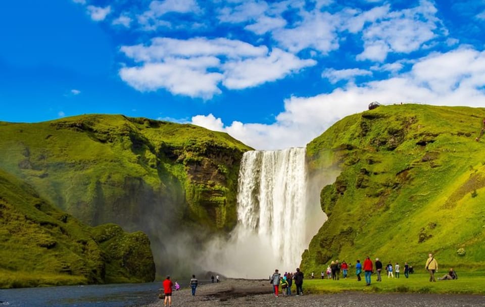 Private South Coast Waterfalls, Beach and Glacier Tour from Reykjavik