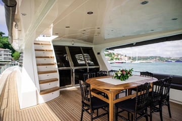 Private Luxury Yacht Tour of the Bosphorus in Istanbul