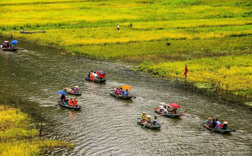 Full-Day Tour of Bai Dinh Pagoda and Trang An from Hanoi