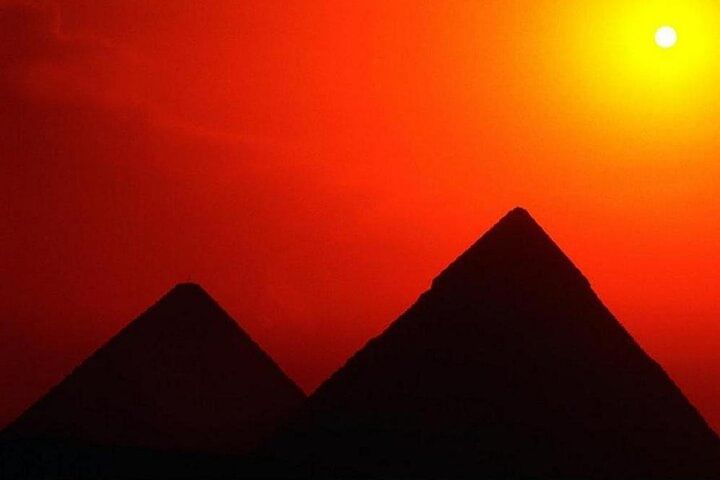 Giza Pyramids Private Tour: Camel Ride & Free Photo Session at Sphinx