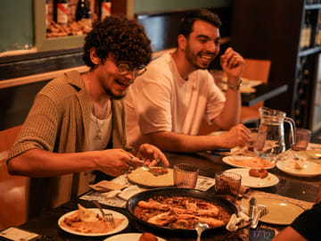 Barcelona Social Bike Tour & Tapas Experience