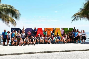 Private Big Bus Tour with Tastings in Dixon Cove, Honduras