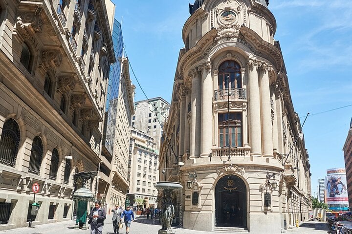 City Walking Tour of the Historic Center of Santiago 2