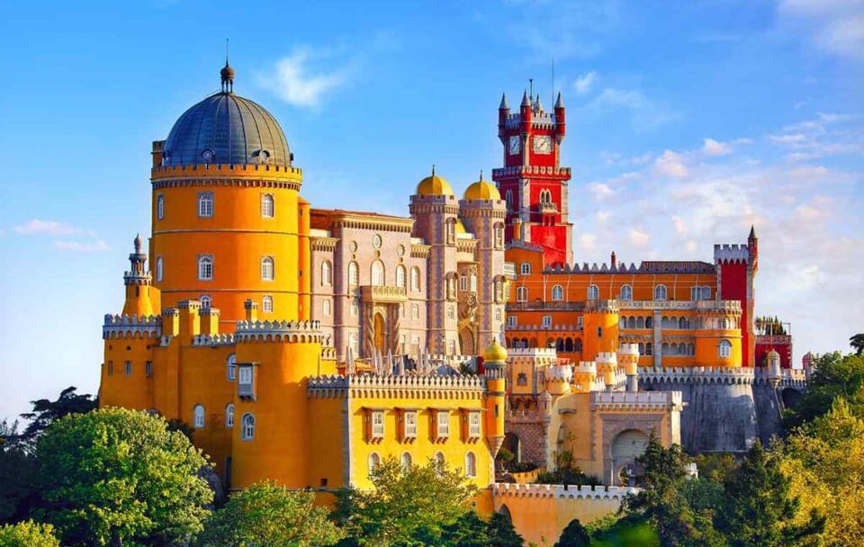 Guided Day Tour of Sintra, Palácio da Pena, and Cascais