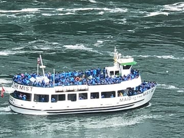 Niagara Falls Day Trip from New York with Maid of the Mist