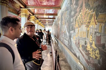 Private Cultural Walking Tour of Bangkok with Transfers