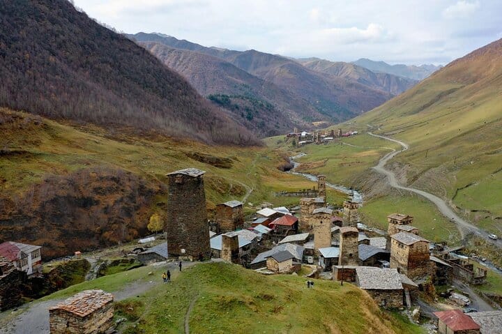 4 Full days in Georgia with private tour, free aiport