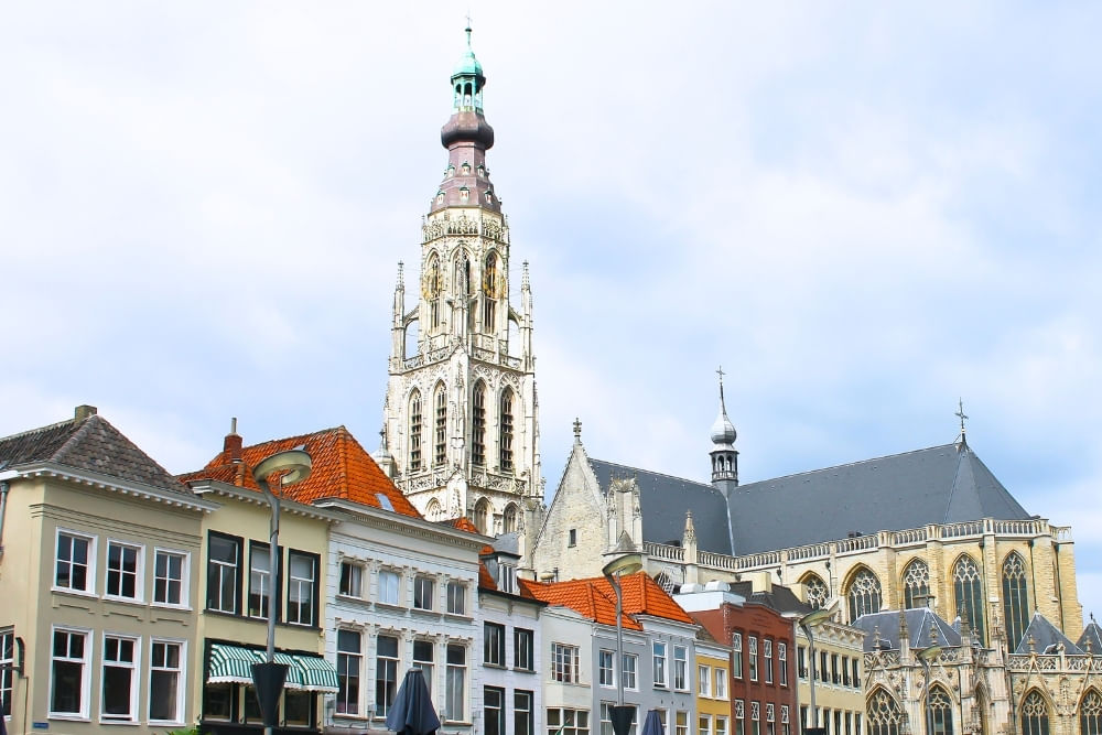 View of the Grote Kerk in Breda during the city detective game by Qugato.