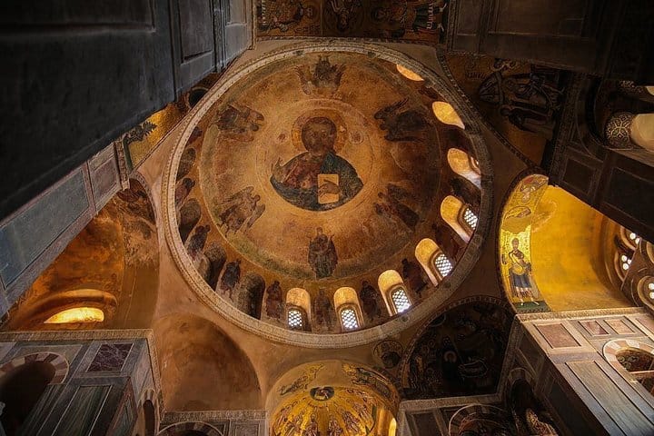 Hossios Loukas Monastery-Interior