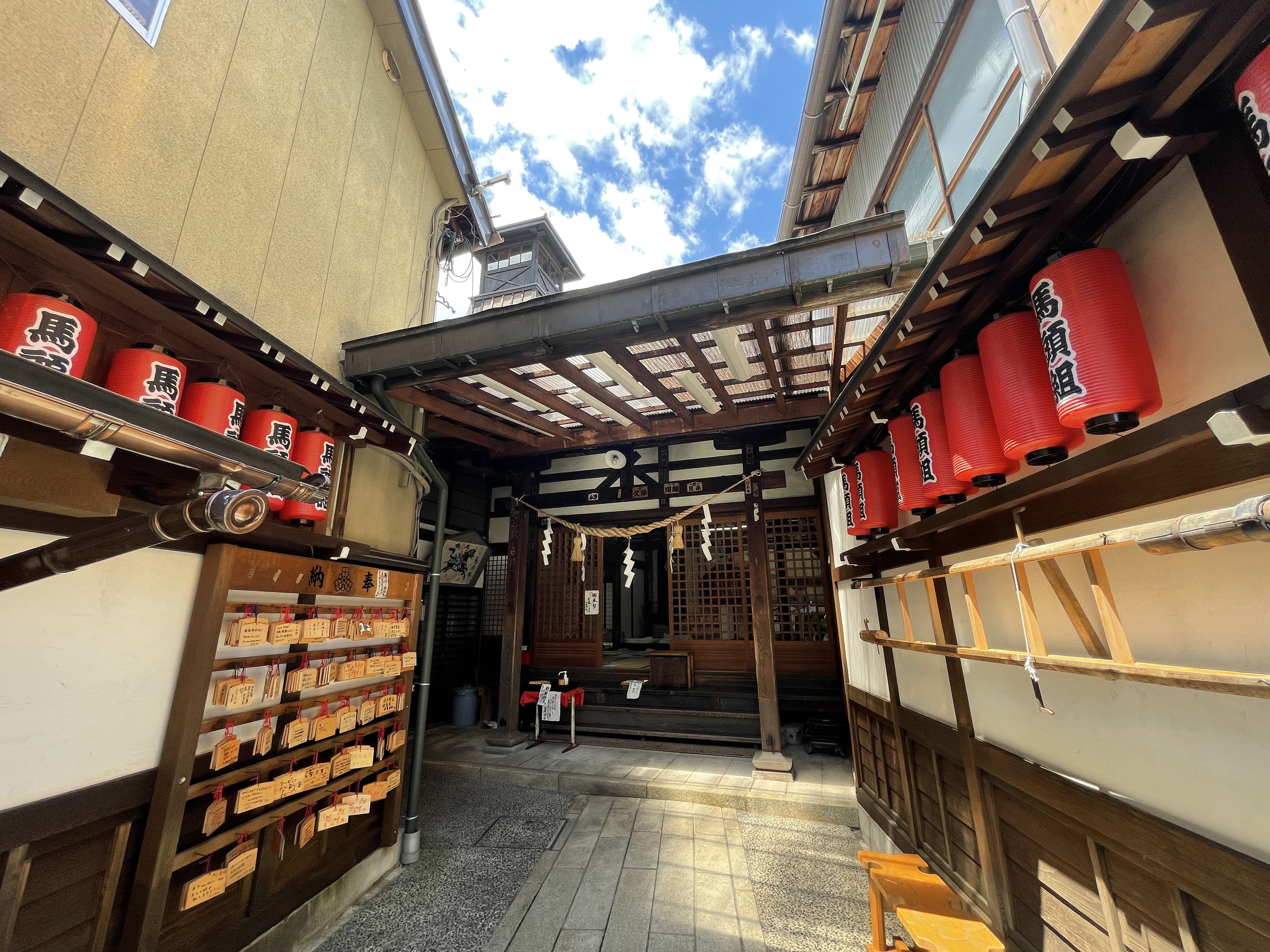 Takayama oldtownship walking tour with local guide. (About 70min)