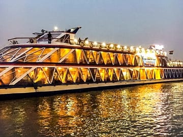 Cairo Nile Dinner Cruise with Live Entertainment and Buffet
