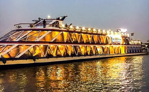 Cairo Nile Dinner Cruise with Live Entertainment and Buffet