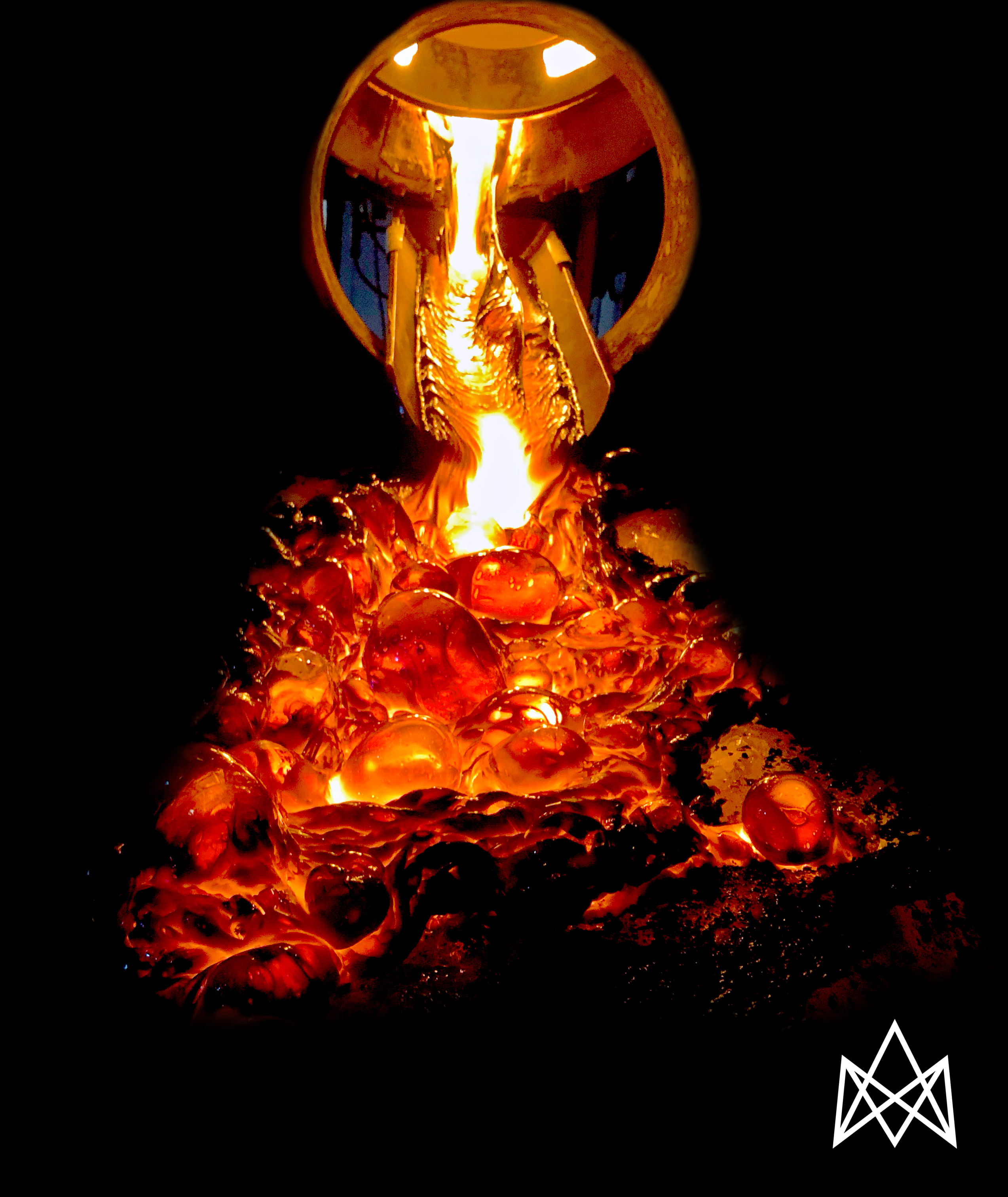 Experience real hot lava right in front of your eyes
