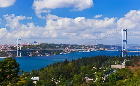 Best of Istanbul Europe & Asia Full-Day Tour