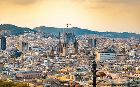Private 5-Hour Cultural Tour of Barcelona's Landmarks