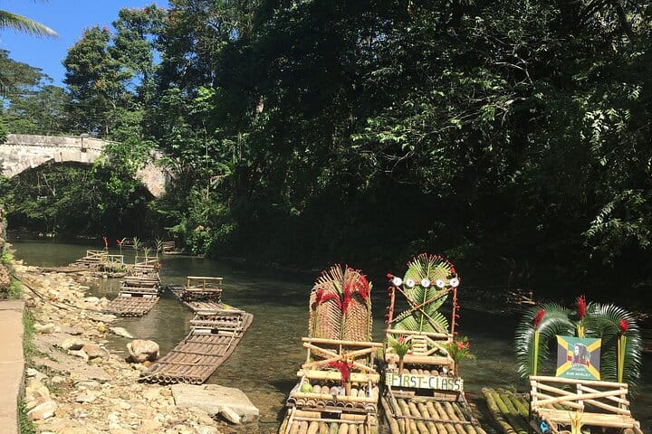 Great River Rafting with Limestone body or Foot Massage 6