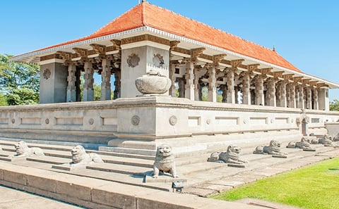 Tuk-Tuk Tour of Colombo's Cultural Landmarks and Markets