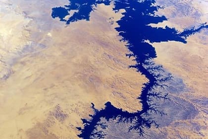 Private Half-Day Tour of High Dam and Philae Temple from Luxor