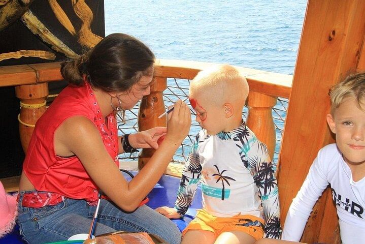 Antalya Pirate Boat Tour With Lunch and Softdrinks