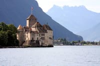 Full Day Private Tour to Geneva - Montreux and Chillon Castle  4