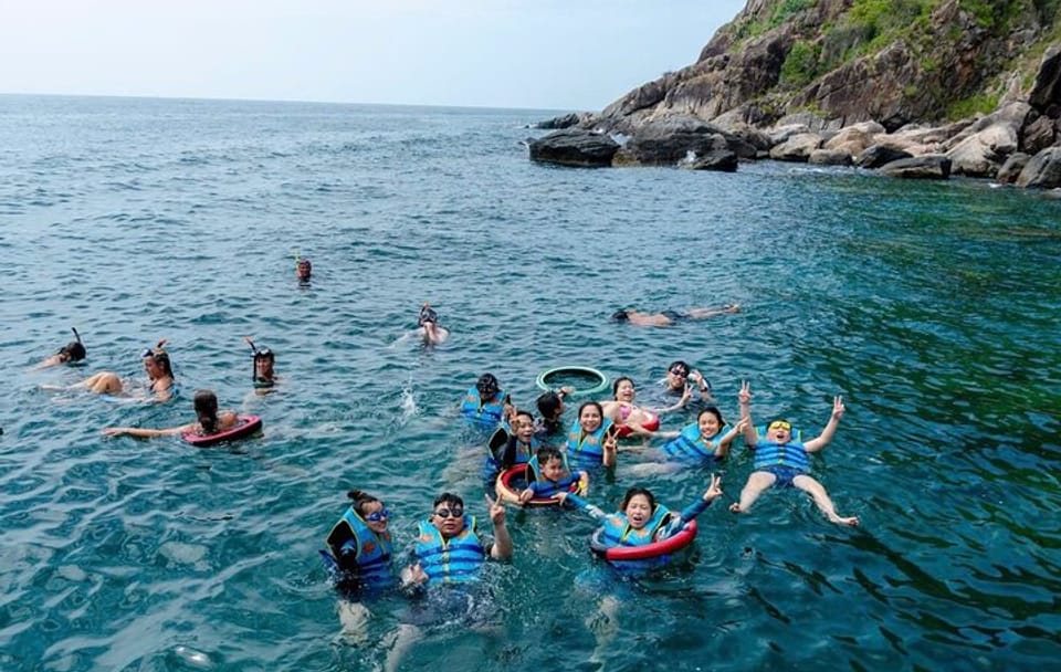Snorkeling, Cocktails, Music Band and Cruise Nha Trang Tour