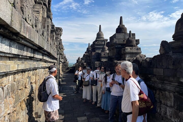 Borobudur Sunrise From Setumbu Hill, Prambanan Tour and Transport
