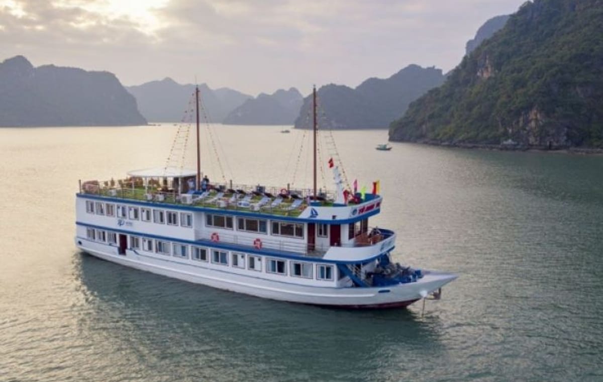 Halong Bay Cruise 2 Days/1 Night with 4 Star Luxury