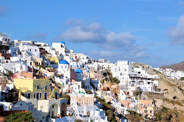 Santorini 5 Hour Private Oia Tour & Lunch/Dinner at a Local Farm