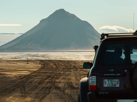 Fjallabak Syðra - Mælifell mountain - Super Jeep