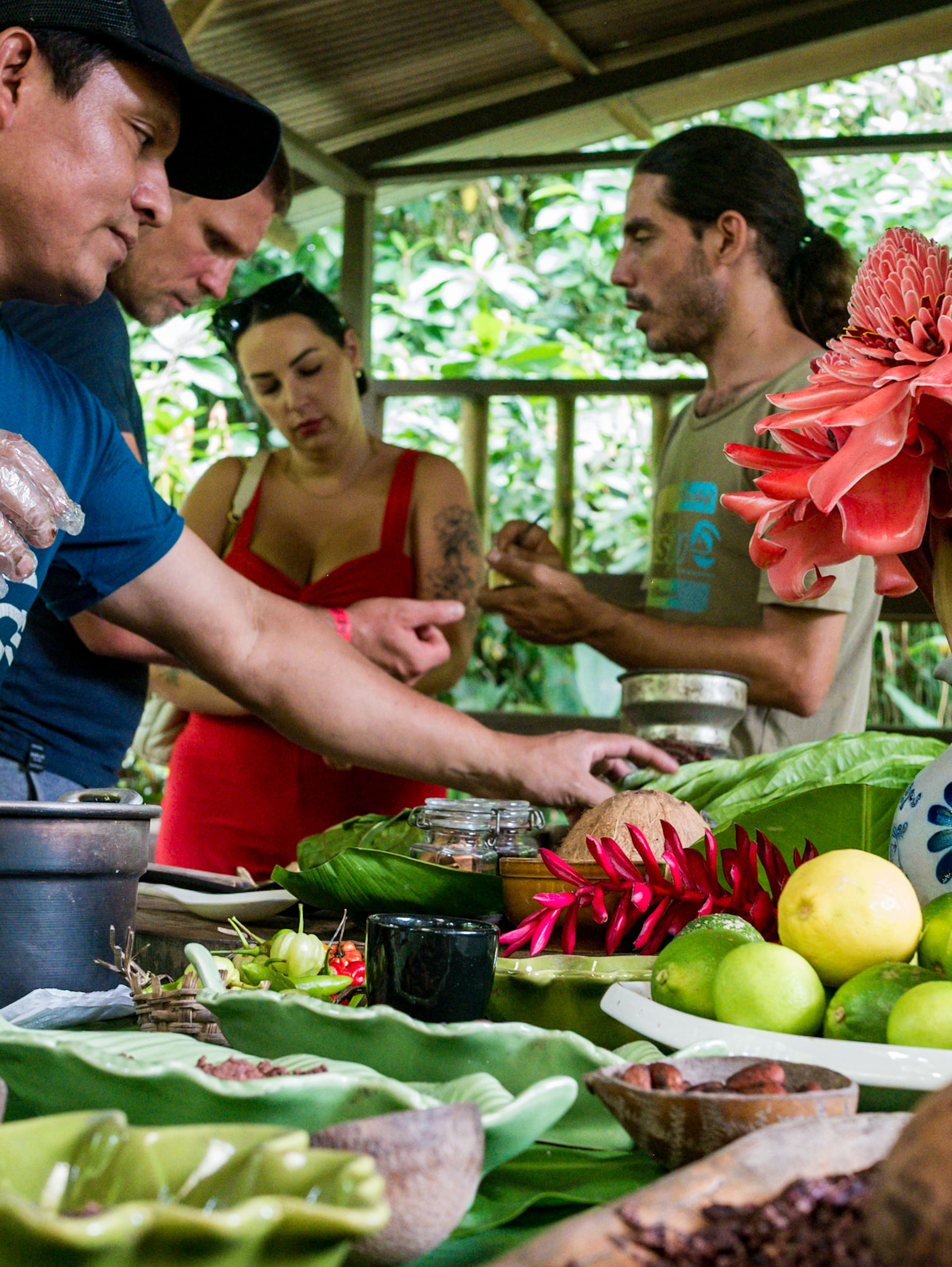 Traditional-chocolate-tasting-experience-in-Puerto-Viejo