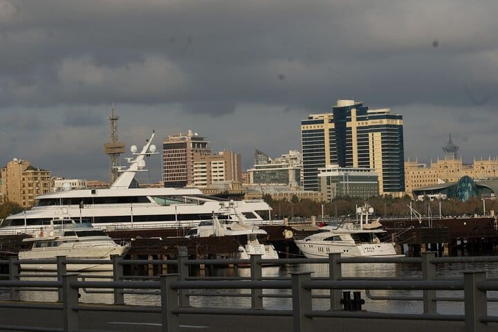 baku city tour-Photo tour- Photograph tour-Modern architecture-Historical streets-Caspian Sea promenade-VLA Travel