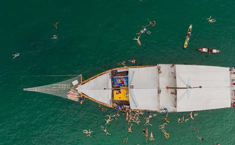 Boat Tour of Angra dos Reis' Stunning Beaches
