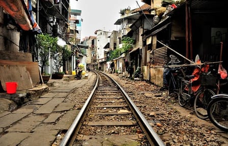 Walking Tour of Hanoi's Old Quarter: Culture and History